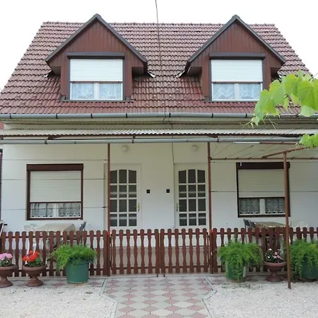 Leda Apartman Harkany